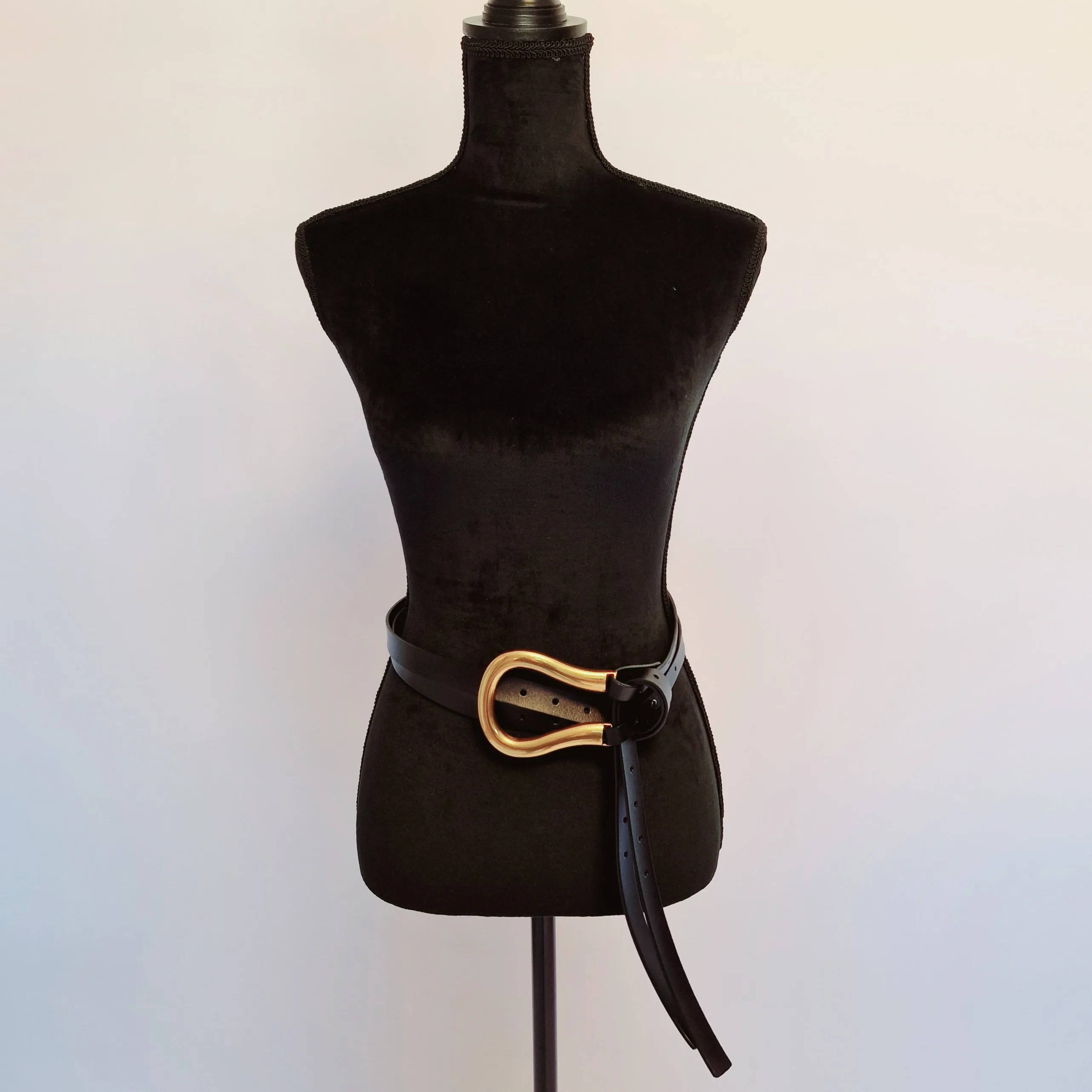 Simple Moderne Chic Loop Buckle Belt